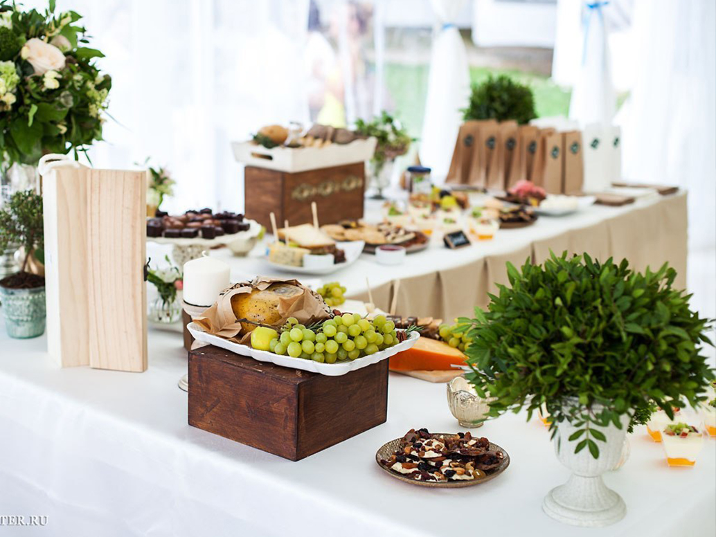 Therefore, it is better to place the “Candy bar” in the shade, and to prepare ice for fruits and drinks