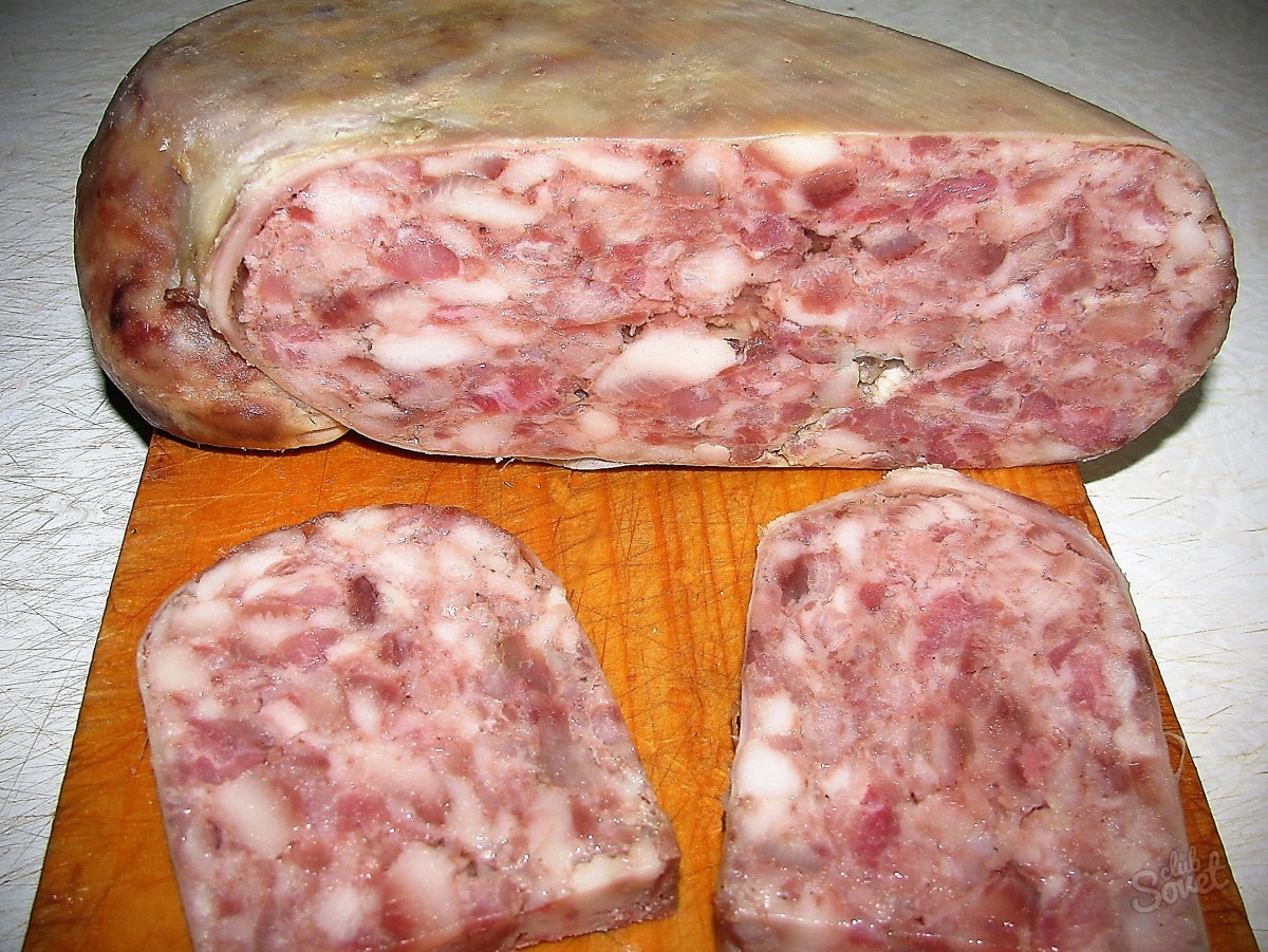Quindi, è difficile pulire lo stomaco di maiale, ma è possibile preparare un gustoso piatto fatto in casa, sano, senza additivi artificiali, che ora vengono riempiti con prodotti a base di carne di fabbrica